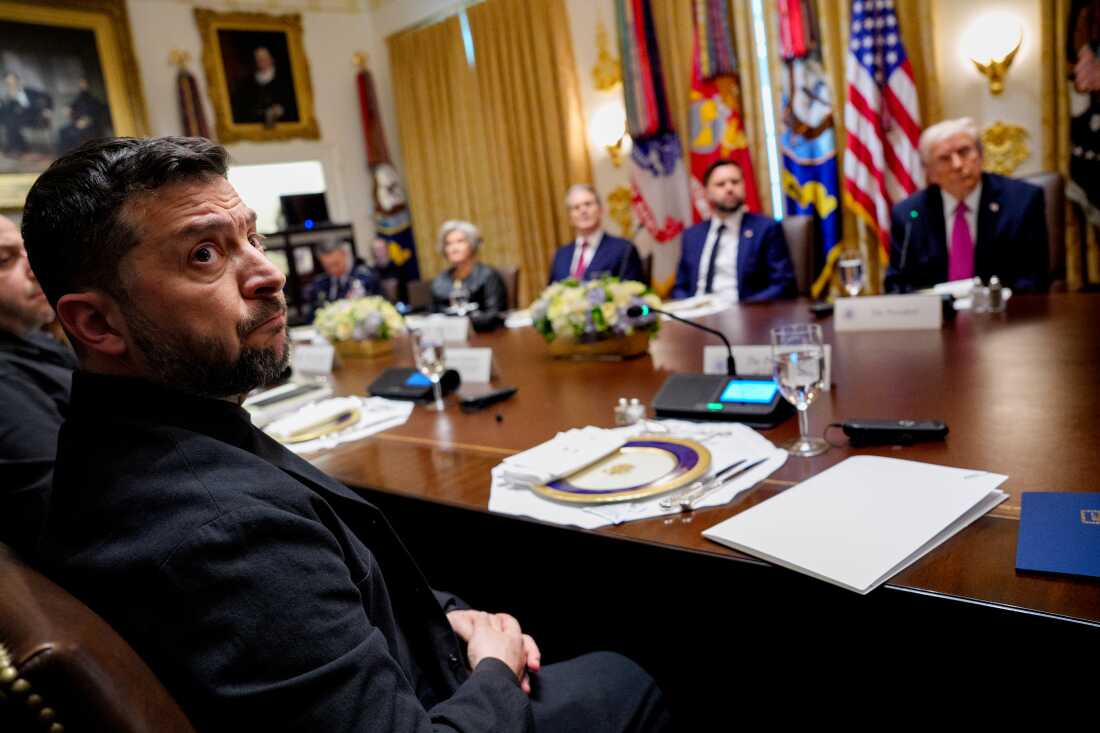 Ukrainian President Volodymyr Zelenskyy (left) attends a lunch meeting with U.S. President Trump at the White House on Oct. 17, 2025, in Washington, D.C.