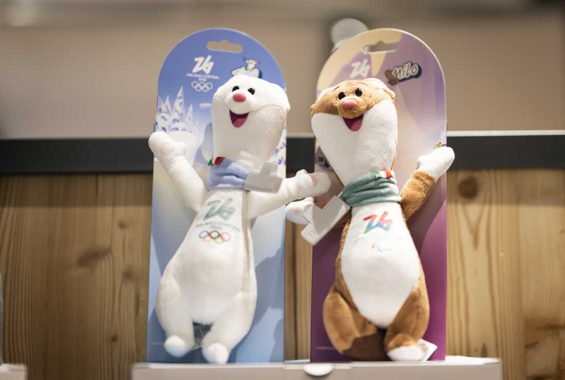Milo and Tina plushies were on display in Cortina d'Ampezzo, Italy as early as November.