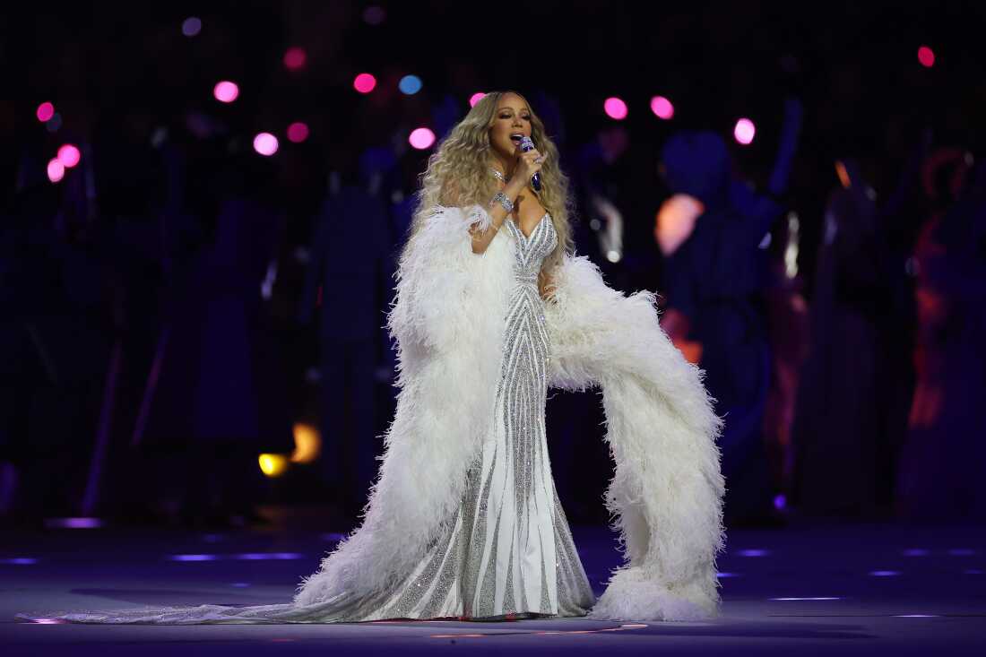 Mariah Carey performed early in the night, delighting the crowd by singing in Italian.